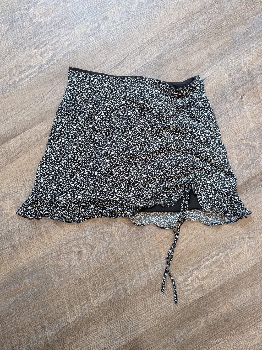 Black Floral Tie-Detail Mini Skirt